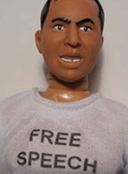 Una empresa norteamericana comercializa muñecos de personajes conocidos. El de Hugo Chávez incluso habla y en la camiseta lleva la frase "libertad de expresión".