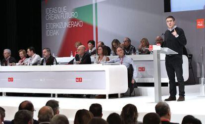 El secretario general del PSE-EE, Patxi López, durante su intervención.