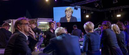 Im&aacute;gen de la canciller democristiana Angela Merkel, durante el debate en el que se enfrent&oacute; a su rival Peer Steinbrueck en los estudios de televisi&oacute;n Adlershof el domingo. 