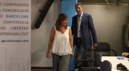 El candidato del PP, Xavier García Albiol, junto su presidenta, Alicia Sánchez-Camacho.