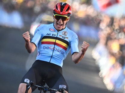 25 September 2022, Australia, Wollongong: Belgian cyclist Remco Evenepoel cheers after winning the Men's Elite Road Race during the 2022 UCI Road World Championships. Photo: Dirk Waem/BELGA/dpa
25/09/2022 ONLY FOR USE IN SPAIN