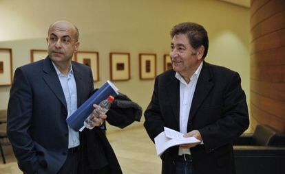 Arturo Rocher, a la izquierda, y Jorge &Aacute;lvarez, en las Cortes Valencianas. 