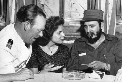 Fidel Castro y Martina Lorenz, en 1959 con el capitán Ernst Hankiewicz