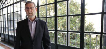 Manuel Gracia, en el Parlamento antes de la reunión con los grupos.