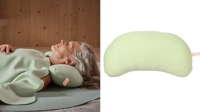 Este cojín suave y de tamaño compacto es ideal para realizar todo tipo de ejercicios de estiramiento en el suelo.