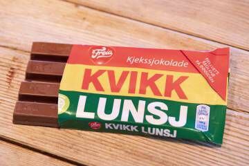 Una tableta de Kvikk Lunsj, un snack noruego creado en 1937, solo dos años después que el KitKat.
