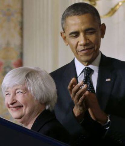El presidente de EE UU, Barack Obama (derecha), y la presidenta de la Reserva Federal, Janet Yellen.