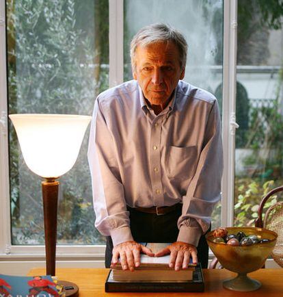 El cineasta Constantin Costa Gavras, en París, en una imagen de 2005.