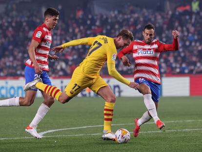 Luuk de Jong, en el partido del Barcelona ante el Granada en el Nuevo Los Cármenes.