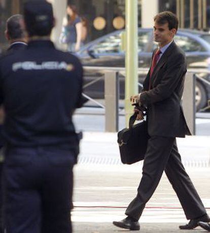 El juez de la Audiencia Nacional Pablo Ruz a su lle gada a la Audiencia. 