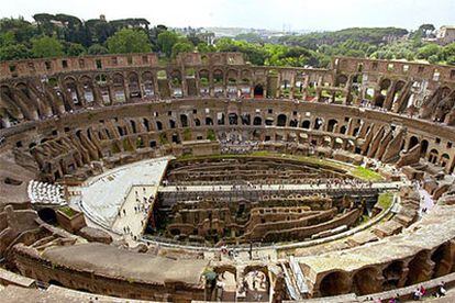 El Coliseo, obra cumbre de la civilización romana, es una de las obras favoritas de los votantes. Construido el año 80 después de Cristo, recibió su nombre en honor a la colosal y ya desaparecida estatua de Nerón, aunque su verdadero nombre es teatro Flavio.
