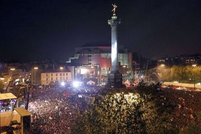 Lleno en la Bastilla durante la celebración de la victoria de Hollande.