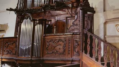 La música d’orgue permet una entrada d’encantament infantil