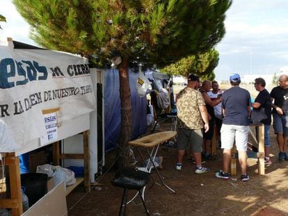 Protesta de los trabajadores de Vestas frente a la planta de León.