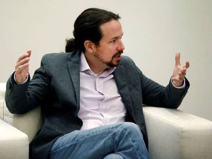 El líder de Unidas Podemos, Pablo Iglesias, durante la reunión que mantuvo este miércoles con el presidente del Gobierno en funciones, Pedro Sánchez.