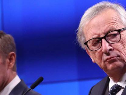 El presidente de la Comisi&oacute;n Europea, Jean-Claude Juncker (d), y el presidente del Consejo Europeo, Donald Tusk (i).