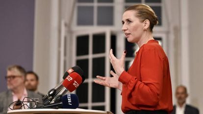 La líder de los socialdemócratas daneses, Mette Frederiksen, anuncia el acuerdo de Gobierno este miércoles en Copenhague.