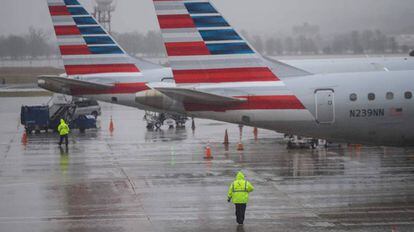 Aviones de la aerolínea American en el aeropuerto Ronald Reagan