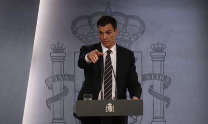 Pedro Sánchez, en La Moncloa, tras reunirse con Rajoy.
