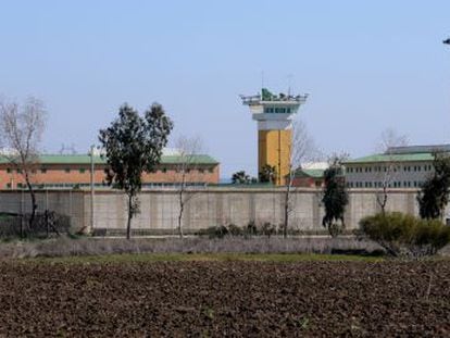 Vista exterior de la prisi&oacute;n de Huelva. 