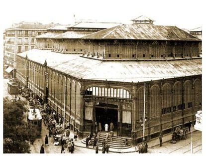 El mercado de la Cebada, a principios del siglo XX.
