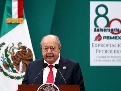 Carlos Romero Deschamps, ofrece un discurso por el 80 aniversario de la Expropiación Petrolera, en Ciudad de México.