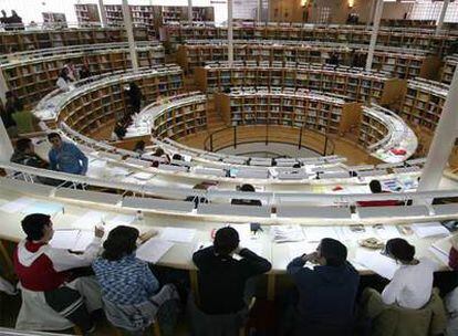 Biblioteca de la Universidad Carlos III de Madrid, que ha recibido el visto bueno a 20 carreras europeas.