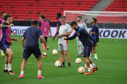 Mendilibar, este martes en el estadio Puskas Arena de Budapest.