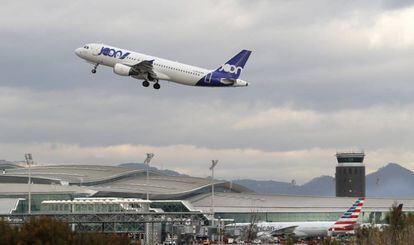 Primer vuelo de la compa&ntilde;ia aerea low cost Joon, que opera entre Barcelona y Par&iacute;s.