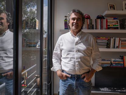 Sergio Fajardo, docente, matemático y político colombiano, en su apartamento en Bogotá, el 28 de febrero de 2023.