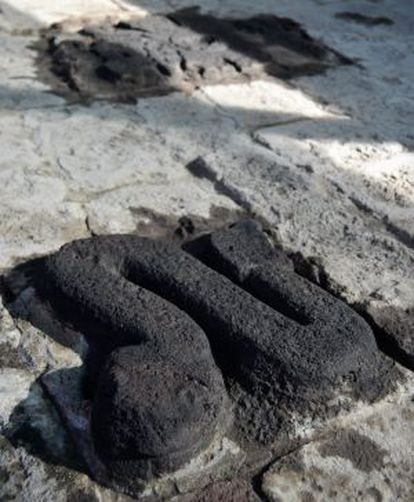 Otra de las lápidas frente al Templo Mayor.