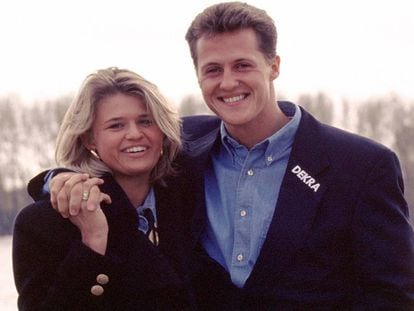 Michael Schumacher, junto a su esposa Corinna, en Alemania. 