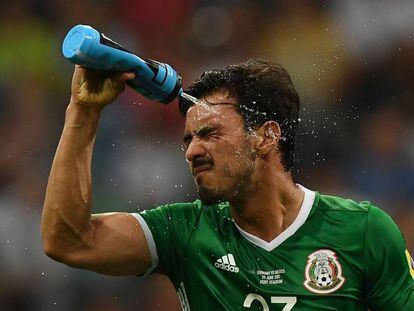 Alanís, durante un partido con el equipo de México. 