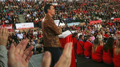 Acto con militantes de Pedro Sanchez en Burjasot.