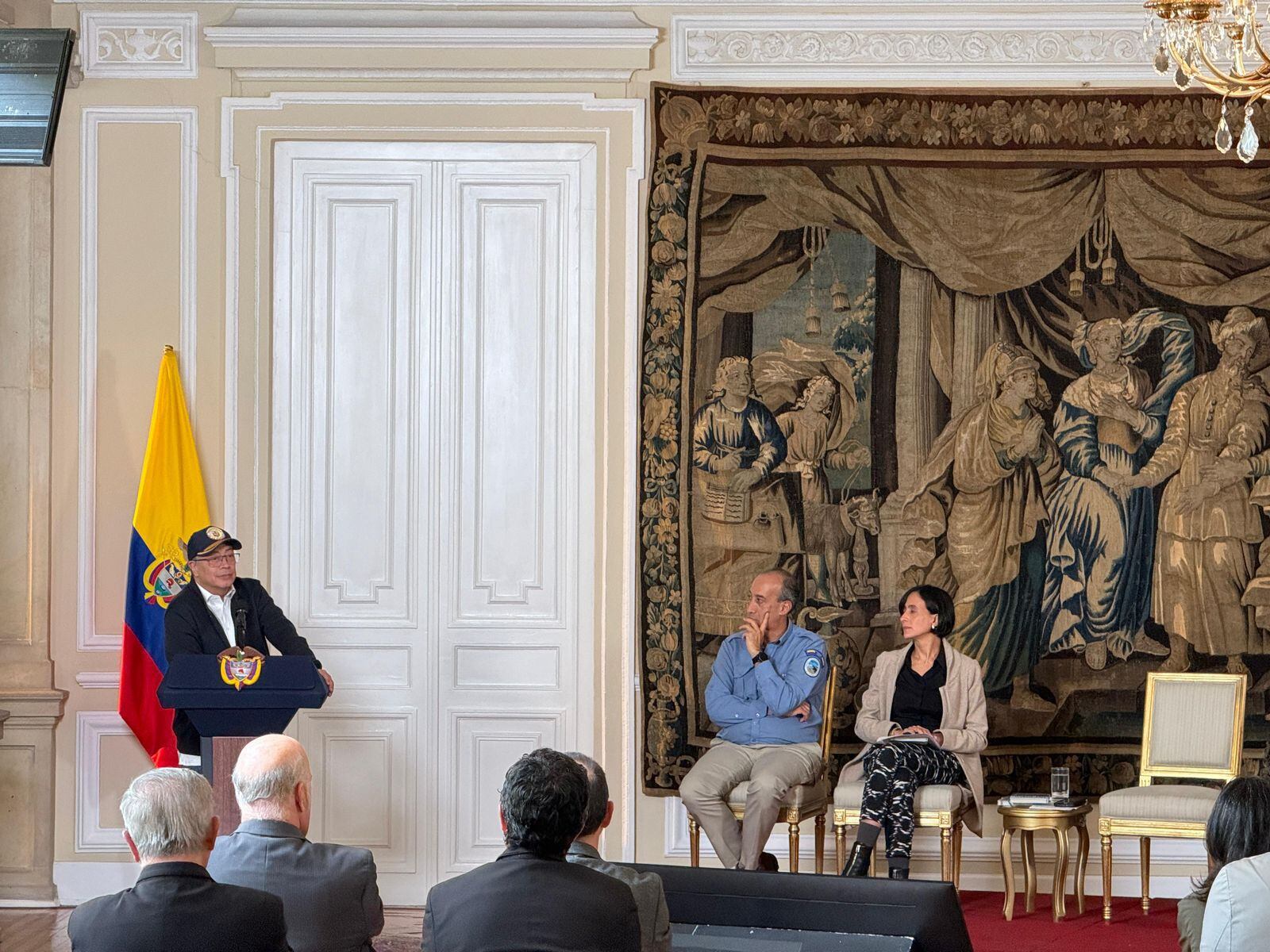 Gustavo Petro sostiene una conferencia de prensa en Bogotá, Colombia, este 25 de abril.