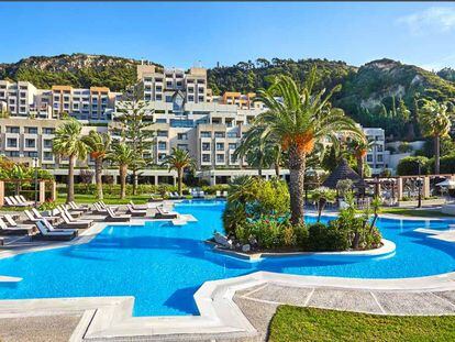 Sheraton Rhodes Resort, un hotel de cinco estrellas en la isla de Rodas (Grecia), adquirido por Azora.