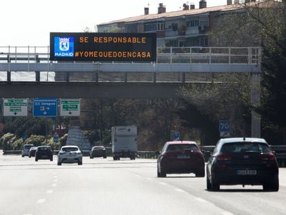 El Ayuntamiento de Madrid invita a los conductores a ser responsables y quedarse en la capital. 