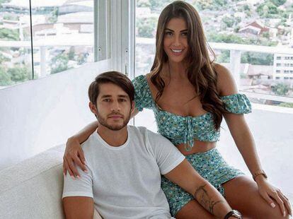 El futbolista paraguayo Iván Torres y la modelo Cristina Aranda, en agosto de 2021.