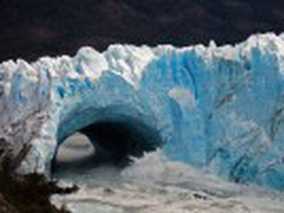 El glaciar Perito Moreno se rompe en pleno día y ante 2.000 personas