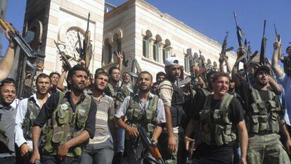 Un grupo de rebeldes en Alepo 