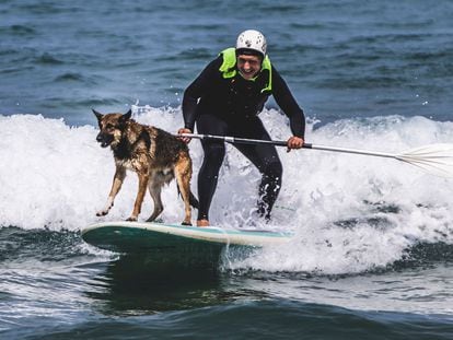 Wolfy y José Mendiola, practicando la modalidad de tándem en As Furnas (Porto do Son).