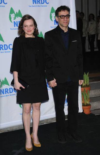 Elisabeth Moss y Fred Armisen, que fue su marido, en una imagen de 2009.