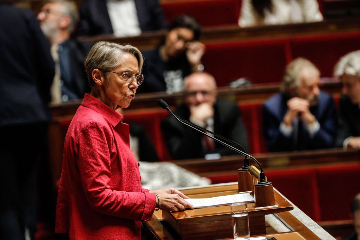 Le gouvernement français vient à bout de celui de Le Pen |  soutenu la motion de censure de Linke International