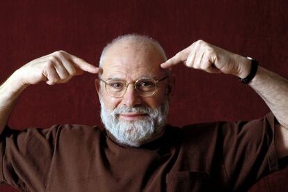 El neurólogo y escritor Oliver Sacks, retratado en 2002.