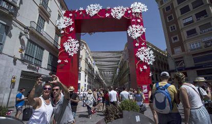 Una imagen de la Feria de Málaga en el centro de la ciudad, este domingo.