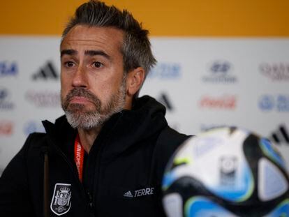 Soccer Football - FIFA Women’s World Cup Australia and New Zealand 2023 - Spain Press Conference - Wellington Regional Stadium, Wellington, New Zealand - August 10, 2023 Spain coach Jorge Vilda during press conference REUTERS/Amanda Perobelli