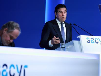 El presidente de Sacyr, Manuel Manrique, durante la junta de accionistas del grupo celebrada esta mañana en Madrid.