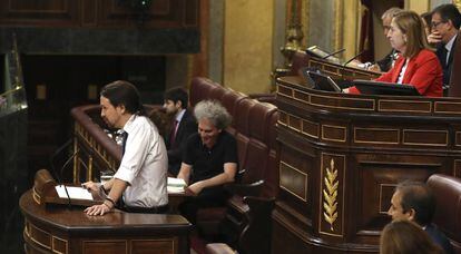 El líder de Podemos, Pablo Iglesias, durante su intervención esta mañana en el Congreso de los Diputados, el 14 de junio de 2017.