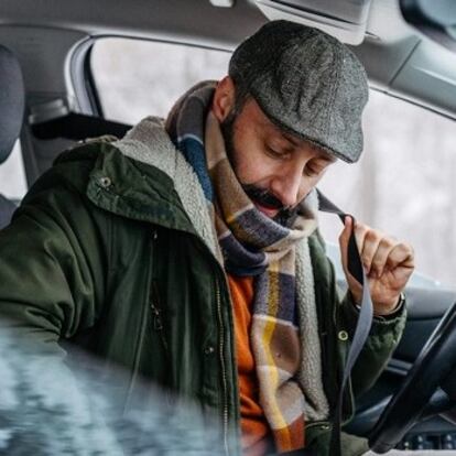 Una multa de 200 euros por conducir con el abrigo puesto