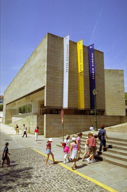 Fachada del Centro Galego de Arte Contemporánea.